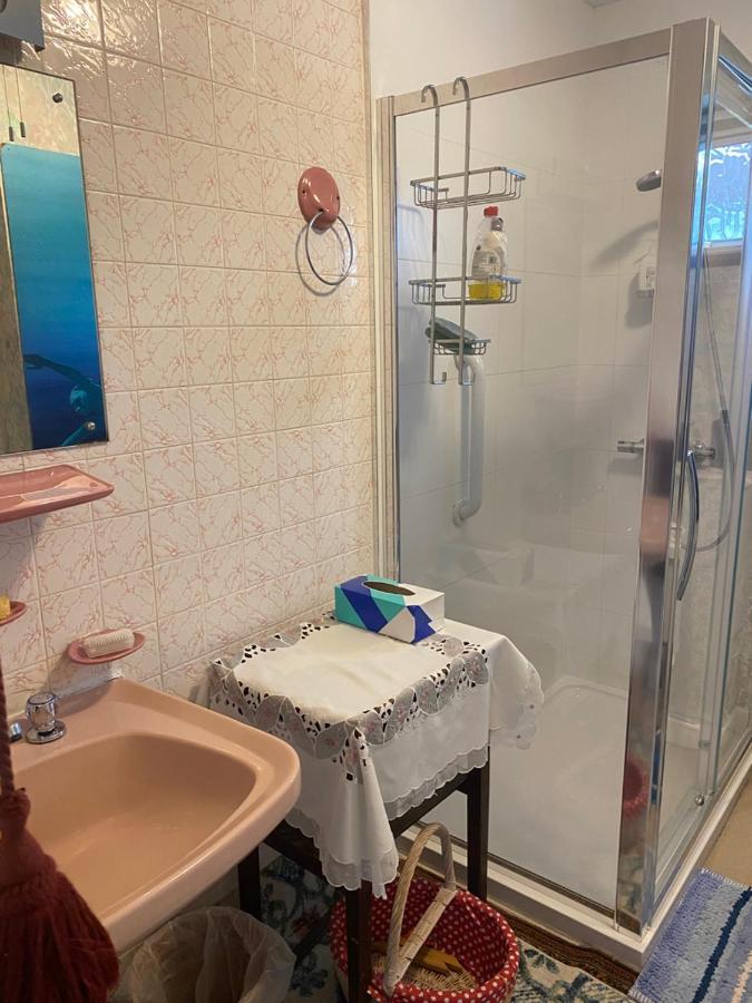 Chiswick Riviera With Free Parking Bed & Breakfast ลอนดอน ภายนอก รูปภาพ