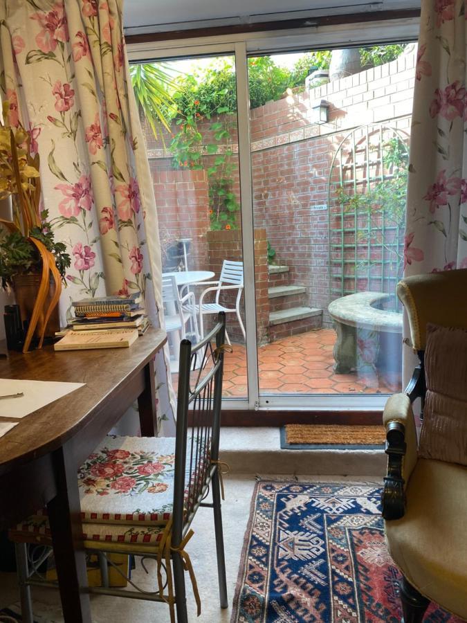 Chiswick Riviera With Free Parking Bed & Breakfast ลอนดอน ภายนอก รูปภาพ